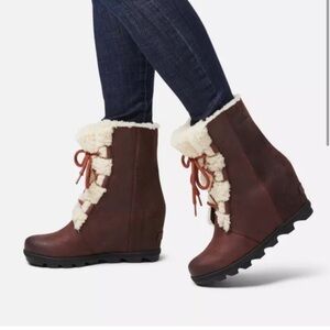 Sorel Brown Shearling-Lined Joan of Arctic wedge ii